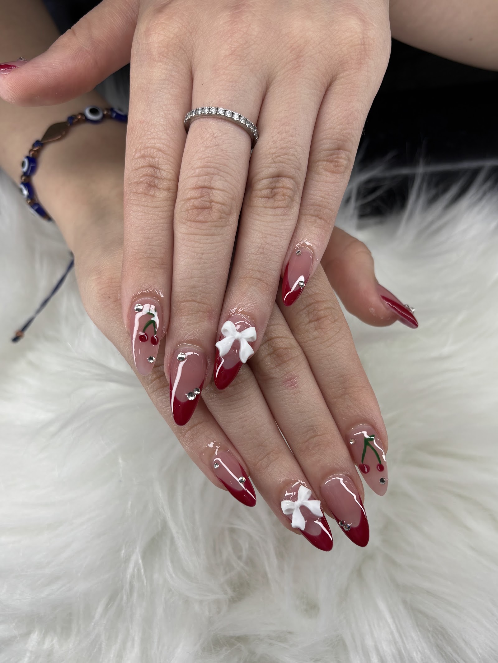 Pro Nails logo